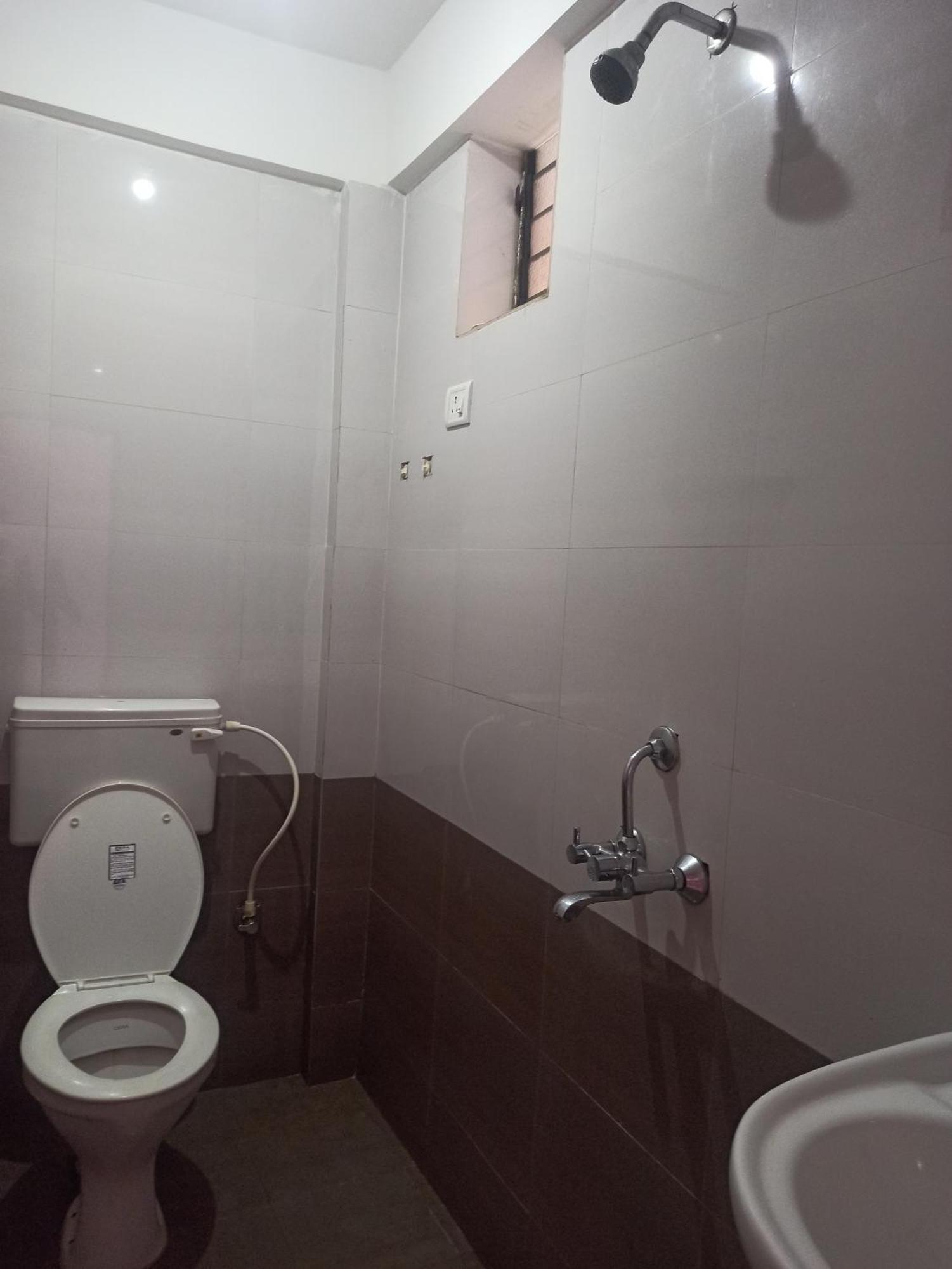 Om Ganesh Naik Guest House 아람볼 외부 사진