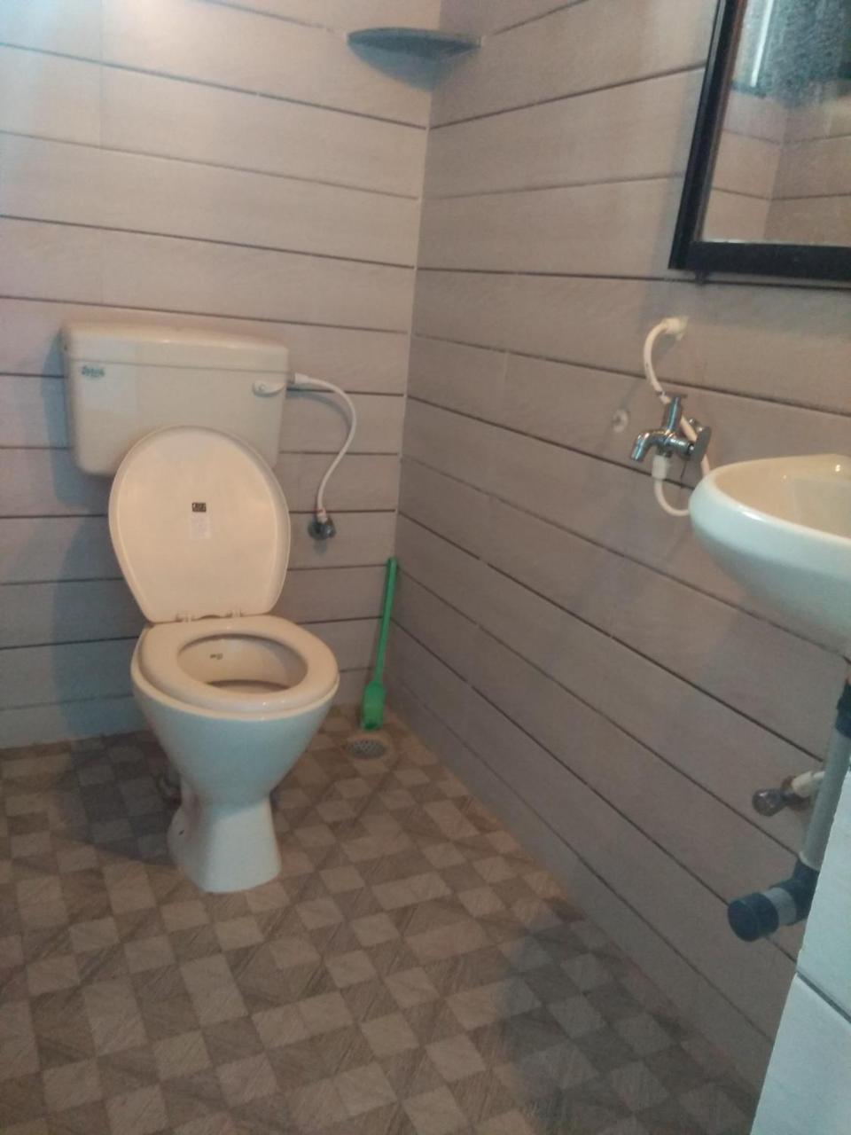 Om Ganesh Naik Guest House 아람볼 외부 사진